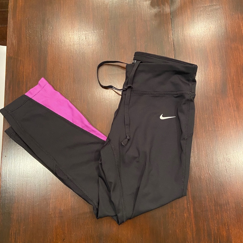 Nike pink and black capris leggings